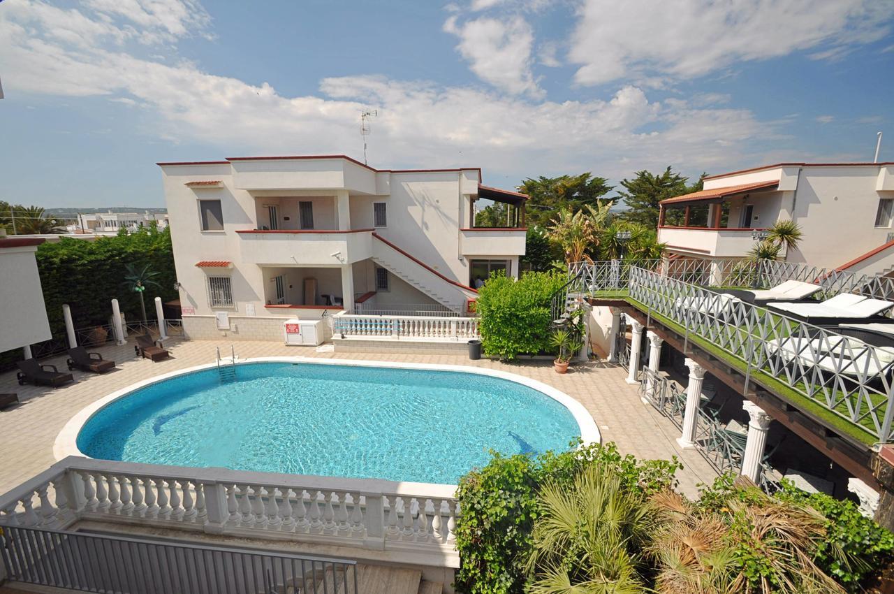 كاروفينيو Residence Mezzaluna المظهر الخارجي الصورة